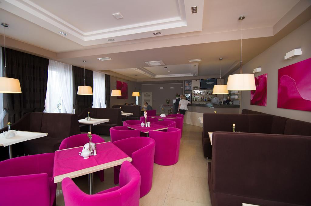 Hotel Hibiskus Boguchwala Ngoại thất bức ảnh